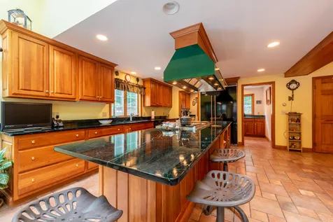 53 Pinnacle Road Wilmot NH 03287
