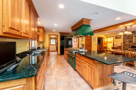 53 Pinnacle Road Wilmot NH 03287