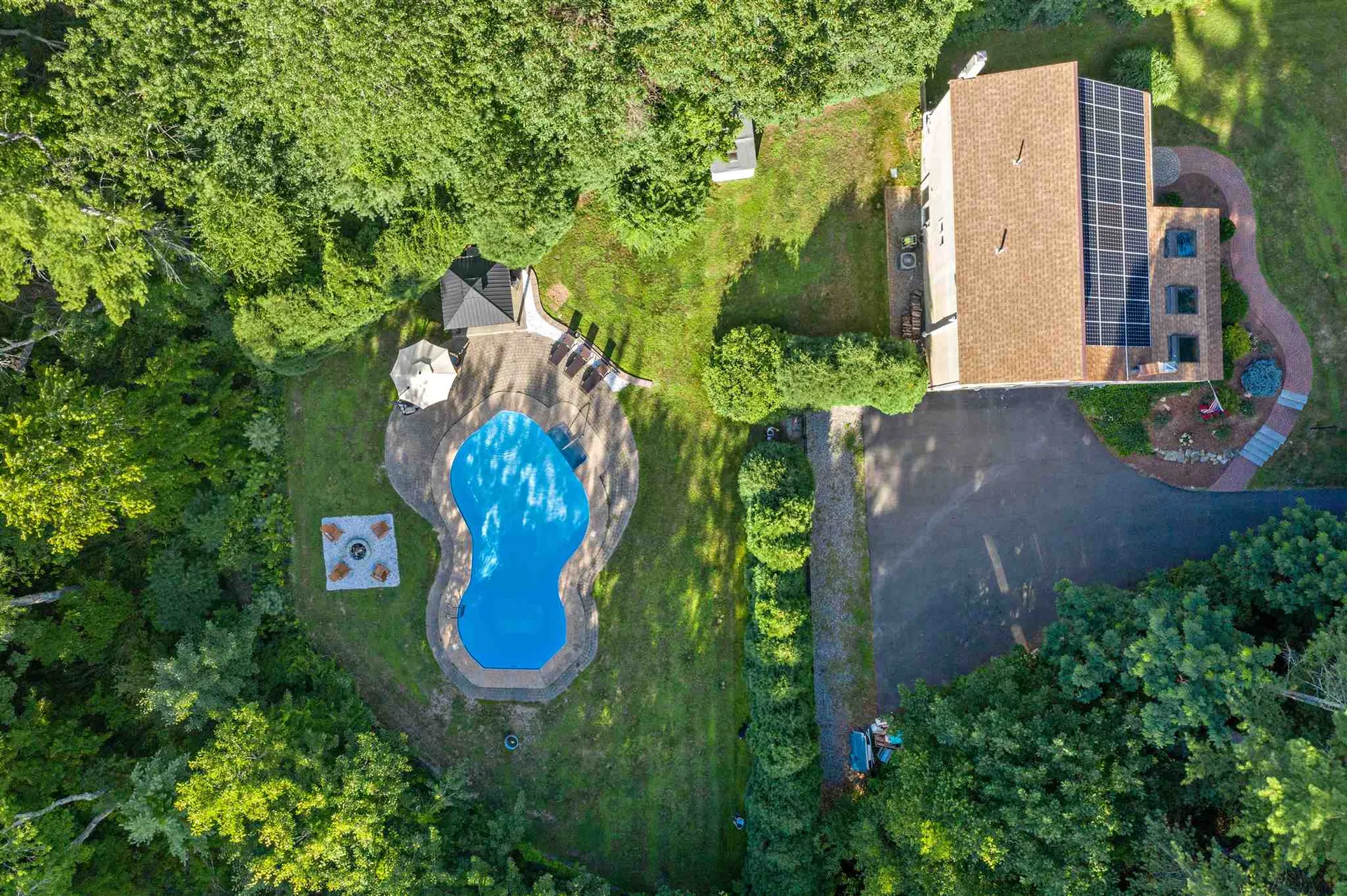 10 Windsor Boulevard Londonderry NH 03053