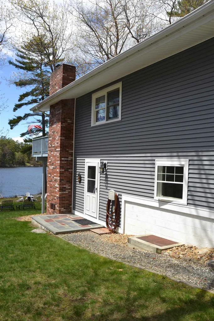 24 Mccarthy Anna Road Wolfeboro NH 03894