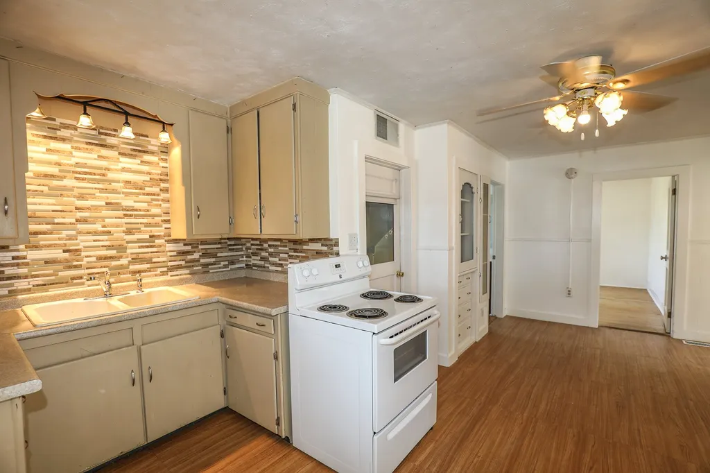 326 Vinton Street Manchester NH 03103