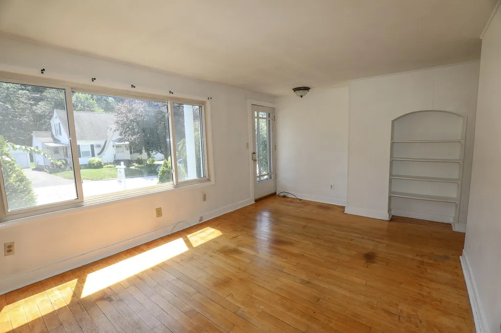 326 Vinton Street Manchester NH 03103
