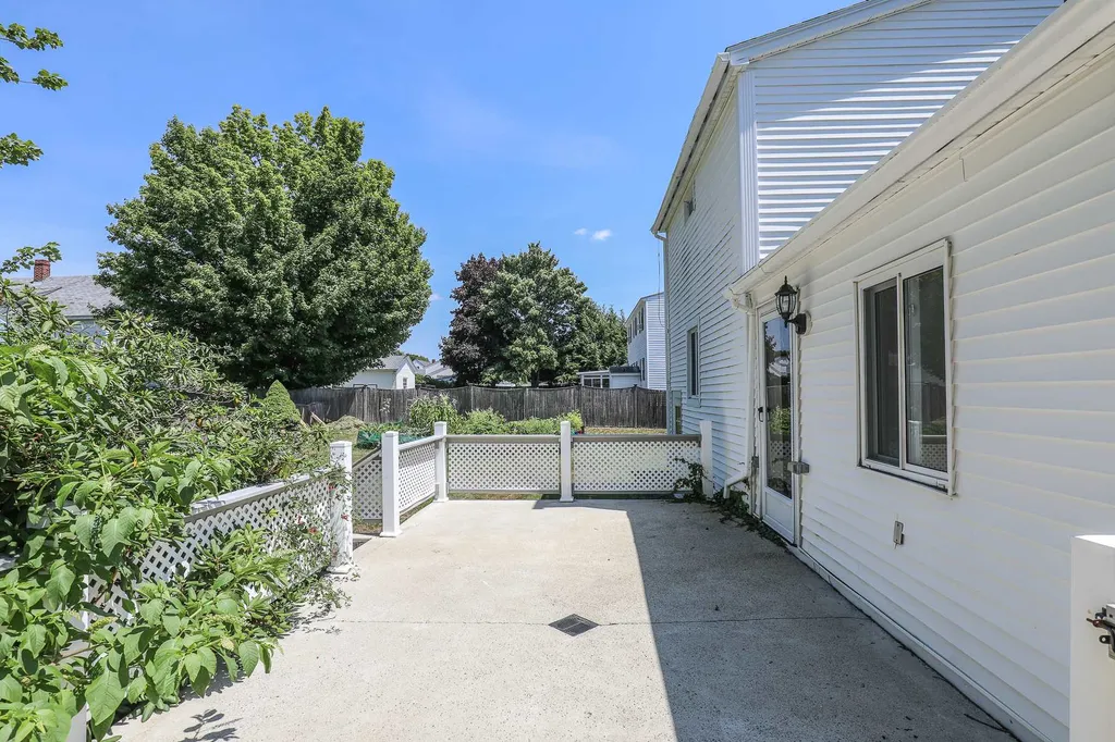326 Vinton Street Manchester NH 03103