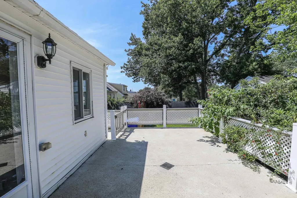 326 Vinton Street Manchester NH 03103