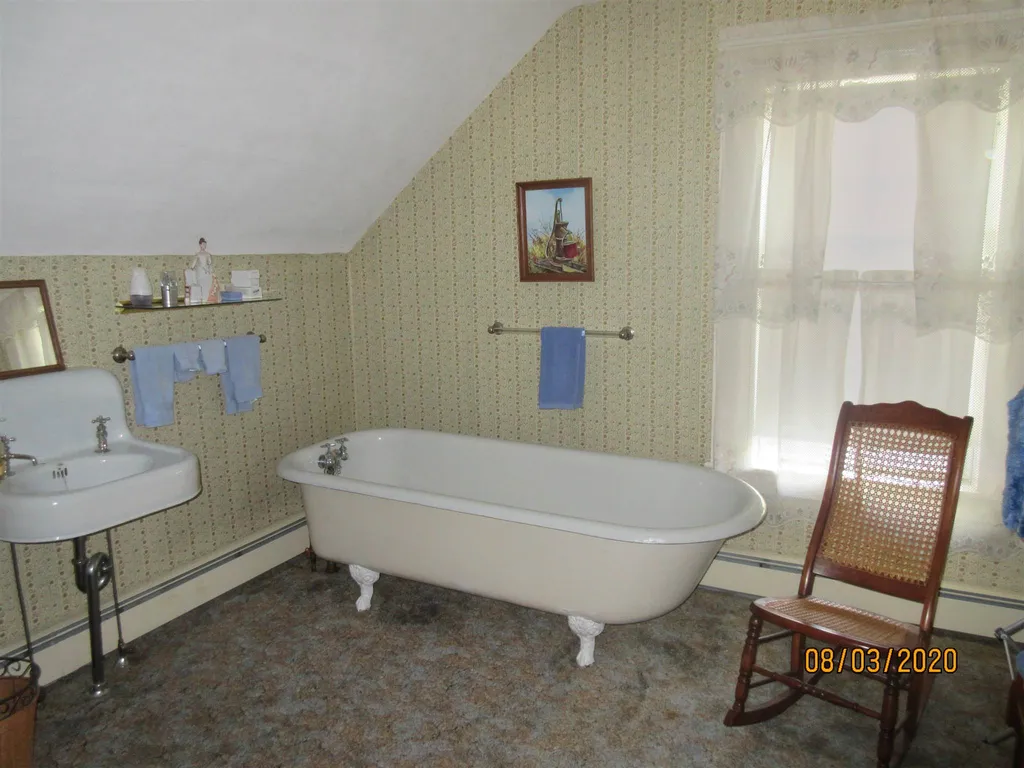 25 Grove Street Rochester NH 03868-8443