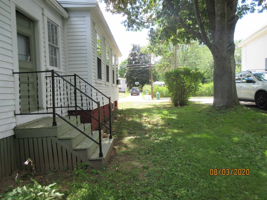 25 Grove Street Rochester NH 03868-8443