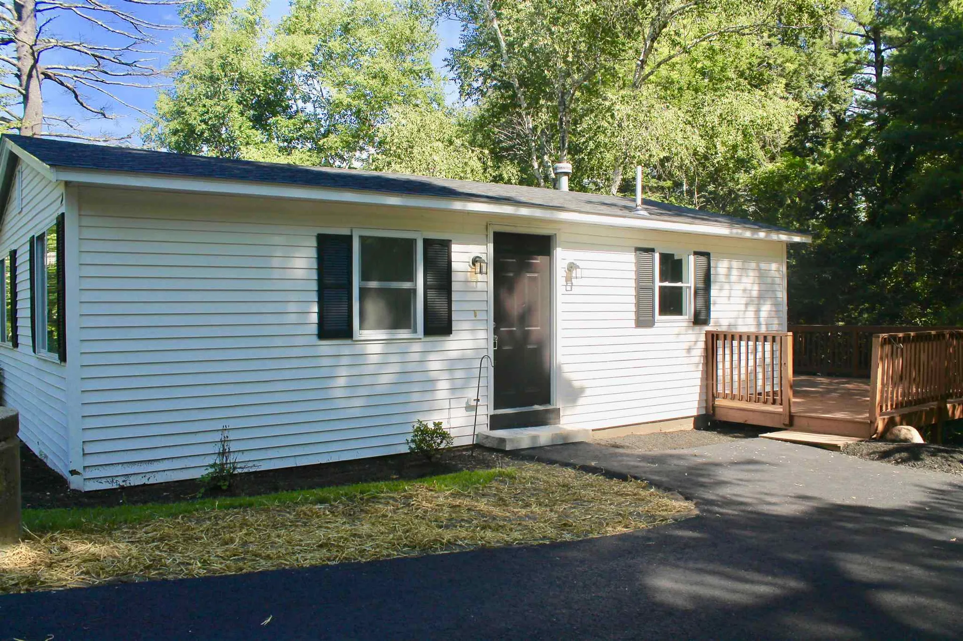 84 Appletree Road Auburn NH 03032