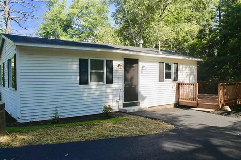 84 Appletree Road Auburn NH 03032