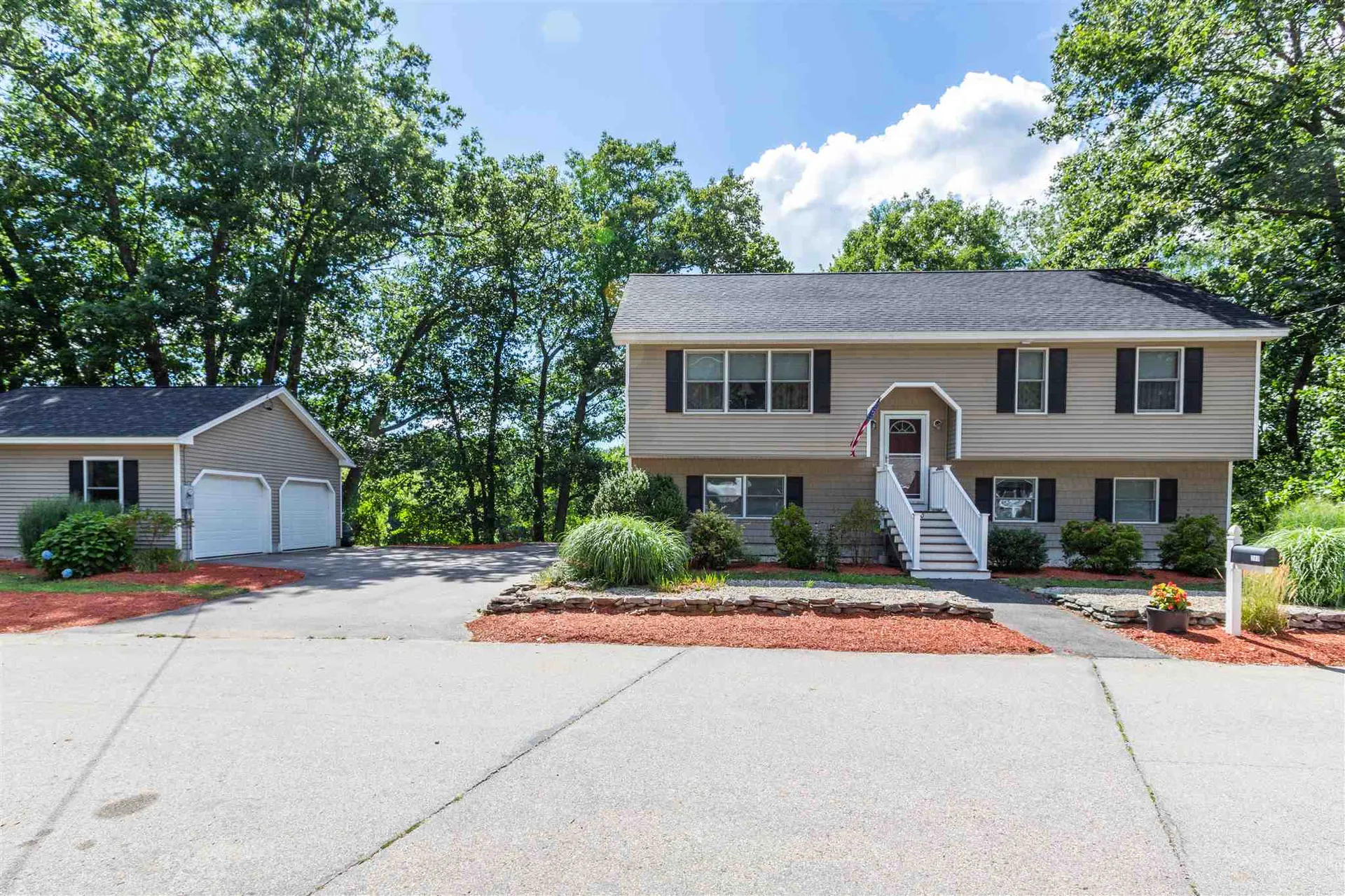 280 Riverdale Avenue Manchester NH 03103