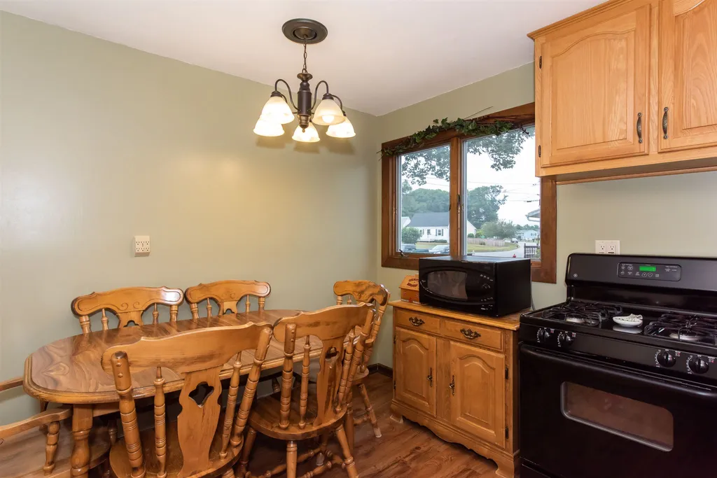 17 Applevale Drive Dover NH 03820