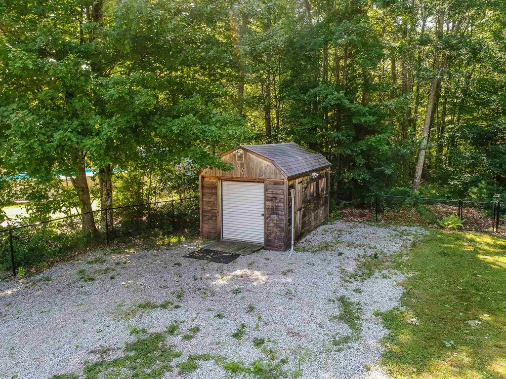 18 Country Club Lane Merrimack NH 03054