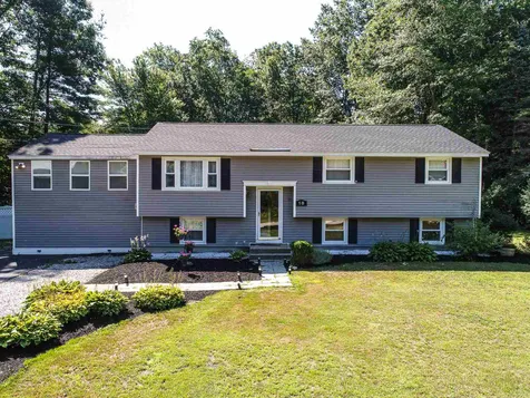 18 Country Club Lane Merrimack NH 03054