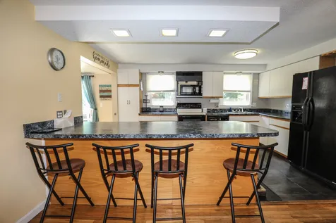 18 Country Club Lane Merrimack NH 03054