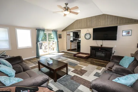 18 Country Club Lane Merrimack NH 03054