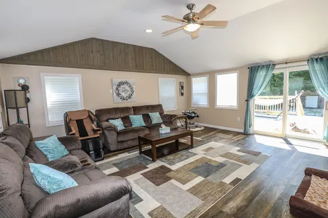 18 Country Club Lane Merrimack NH 03054