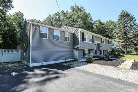 18 Country Club Lane Merrimack NH 03054
