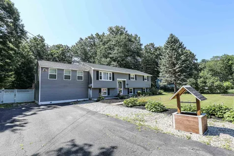 18 Country Club Lane Merrimack NH 03054