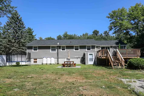 18 Country Club Lane Merrimack NH 03054
