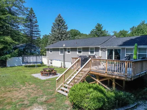 18 Country Club Lane Merrimack NH 03054