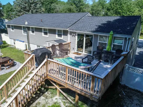 18 Country Club Lane Merrimack NH 03054