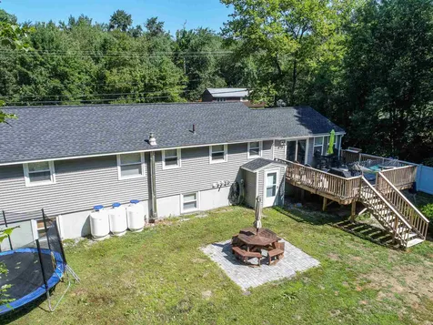 18 Country Club Lane Merrimack NH 03054