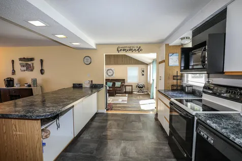 18 Country Club Lane Merrimack NH 03054