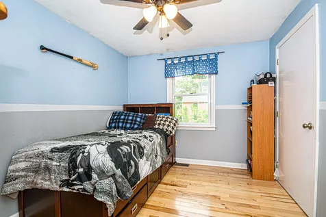 19 Syracuse Road Nashua NH 03064-1712