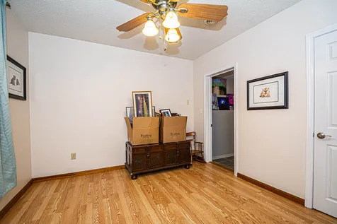 19 Syracuse Road Nashua NH 03064-1712