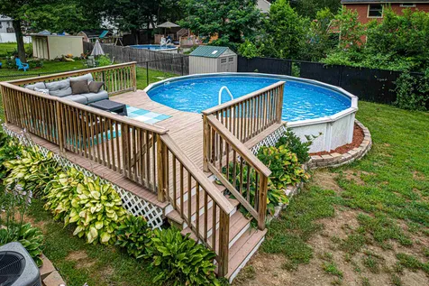 19 Syracuse Road Nashua NH 03064-1712