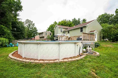 19 Syracuse Road Nashua NH 03064-1712