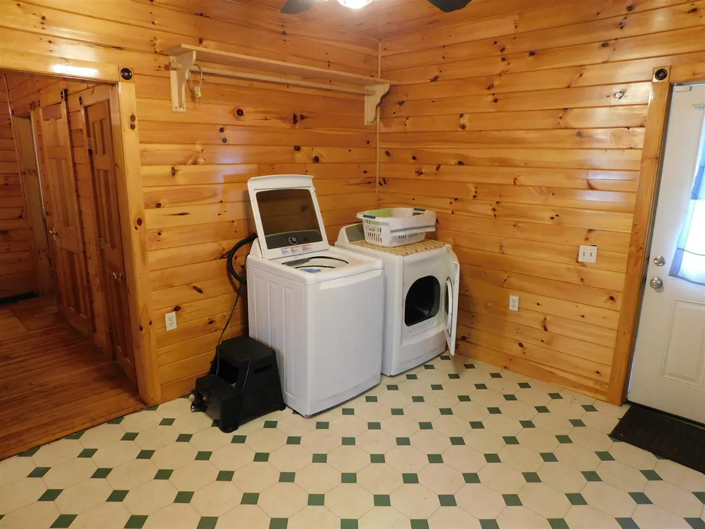 28 Cottage Street Newport City VT 05855