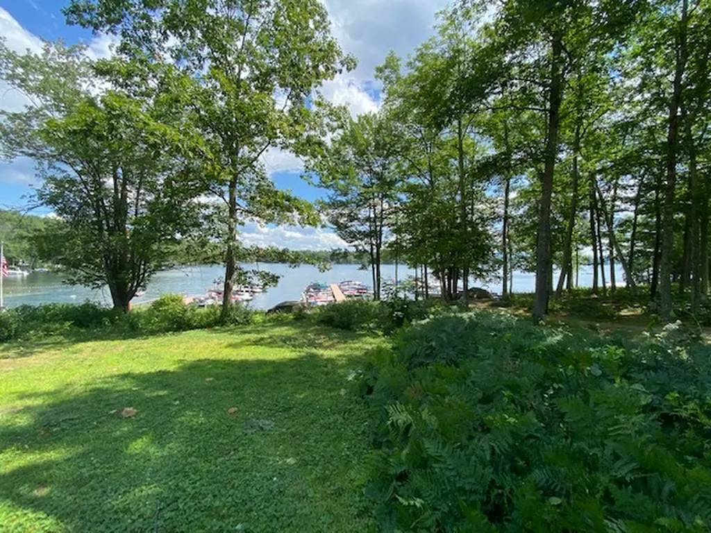 22 Douglas Drive Meredith NH 03253