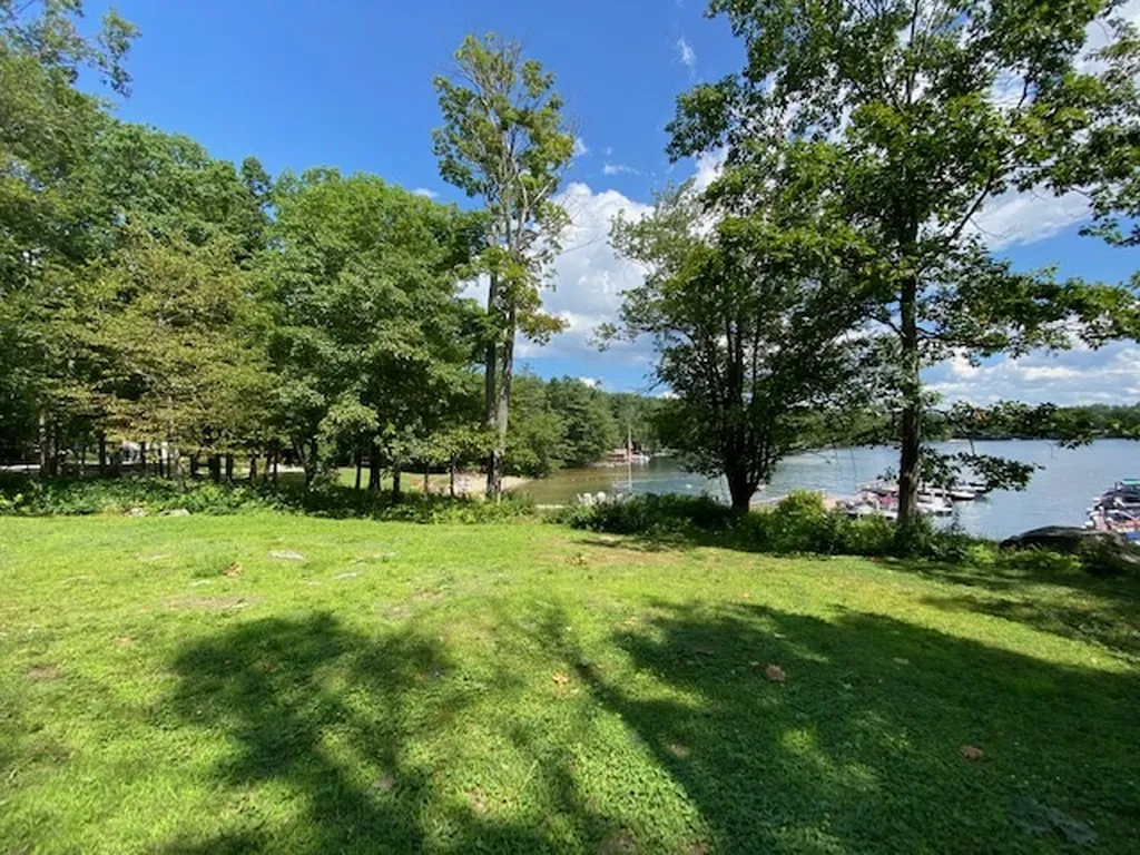 22 Douglas Drive Meredith NH 03253