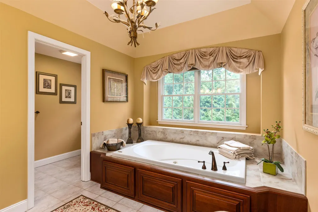 16 Westridge Drive Hampton NH 03842