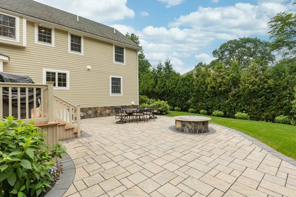16 Westridge Drive Hampton NH 03842
