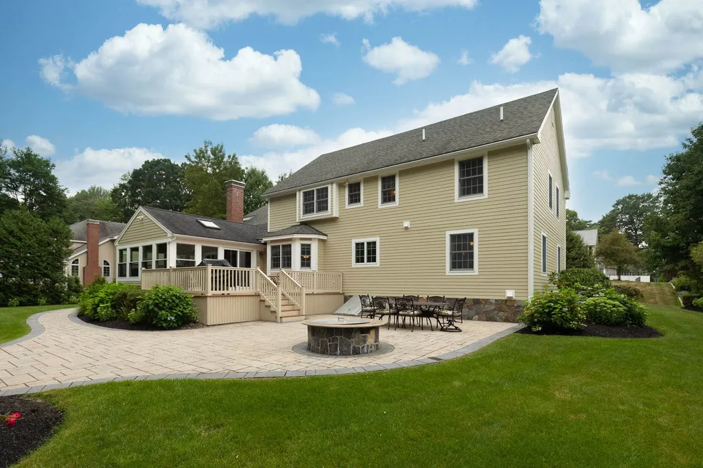 16 Westridge Drive Hampton NH 03842
