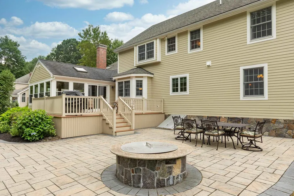 16 Westridge Drive Hampton NH 03842