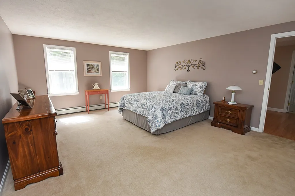 17 Woodland Drive Sandown NH 03873