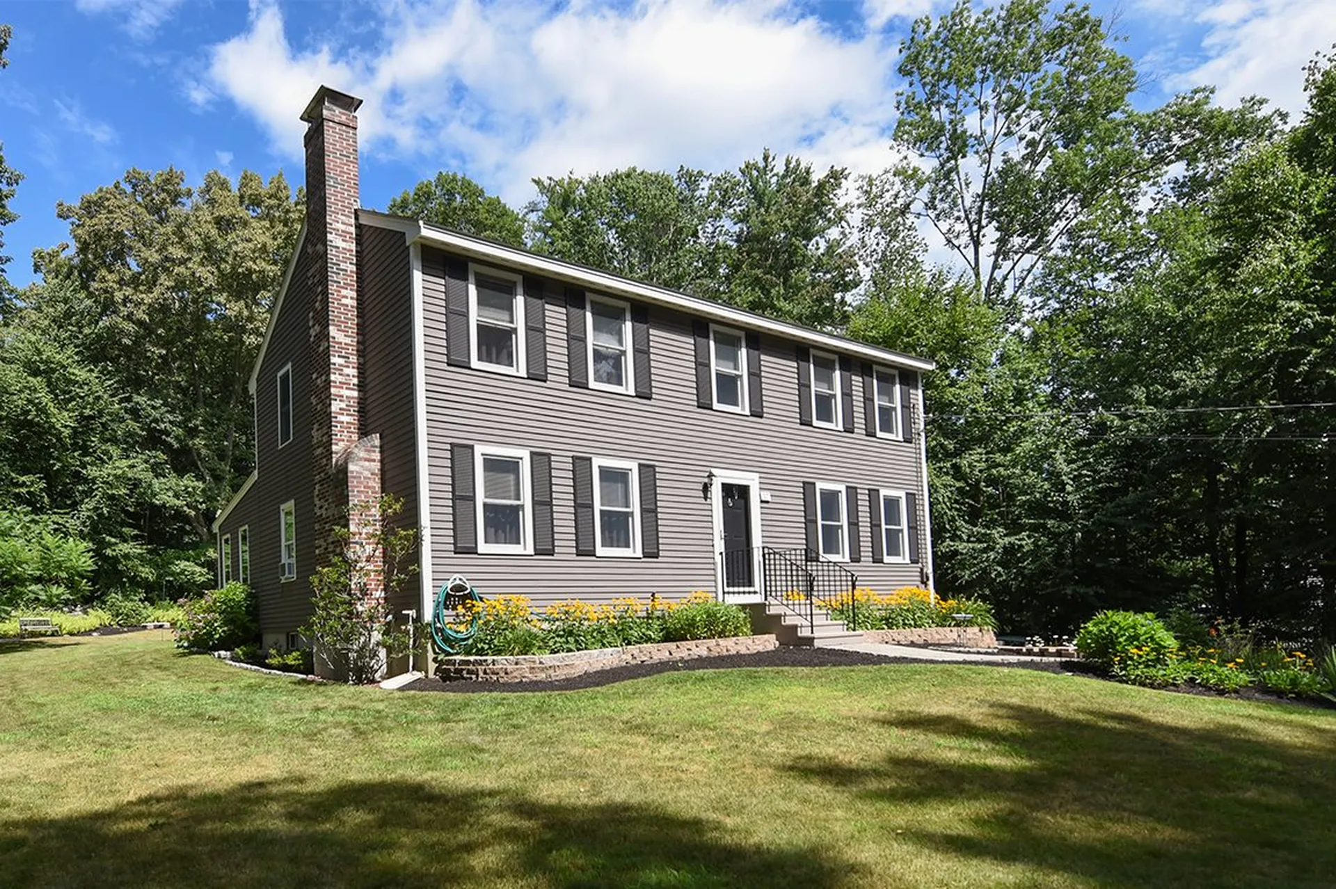 17 Woodland Drive Sandown NH 03873