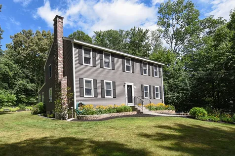 17 Woodland Drive Sandown NH 03873