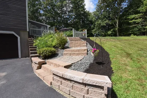 17 Woodland Drive Sandown NH 03873