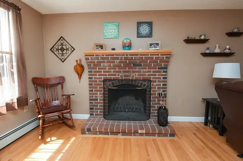 17 Woodland Drive Sandown NH 03873