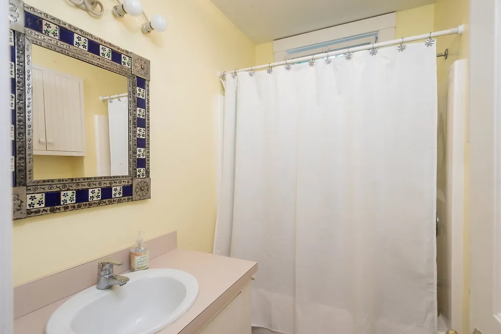 441 Brackett Road Rye NH 03870