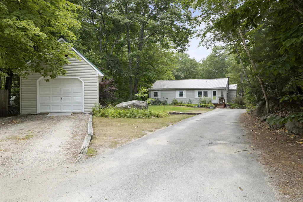 62 Castlerock Road Barrington NH 03825