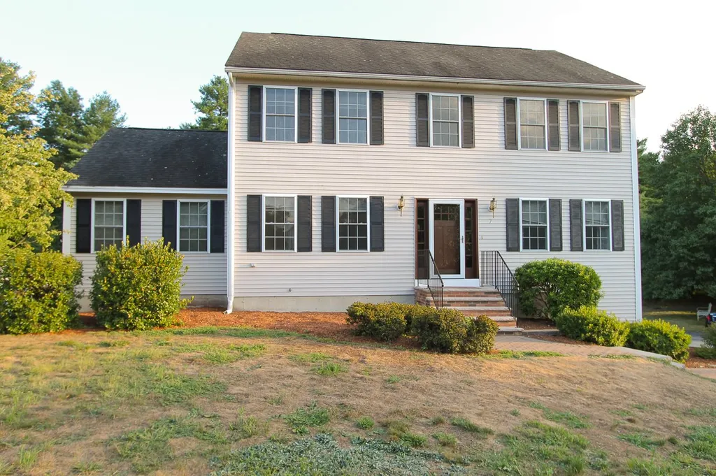 7 Faucher Road Londonderry NH 03053