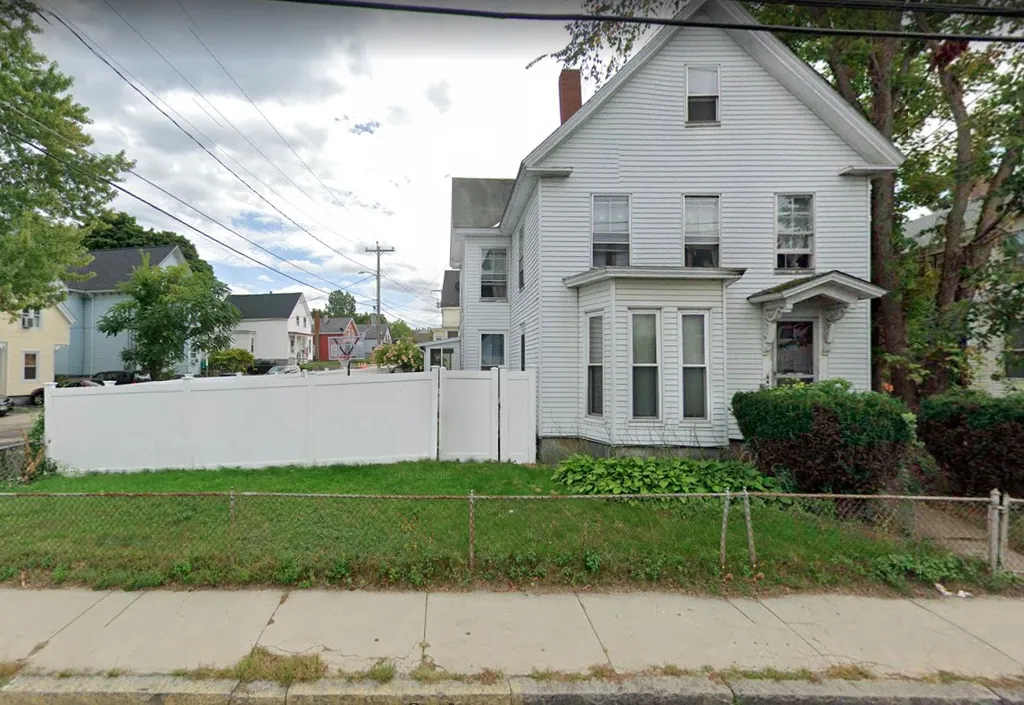 52 Kinsley Street Nashua NH 03060