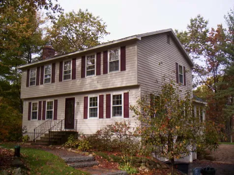 4 Connors Street Londonderry NH 03053