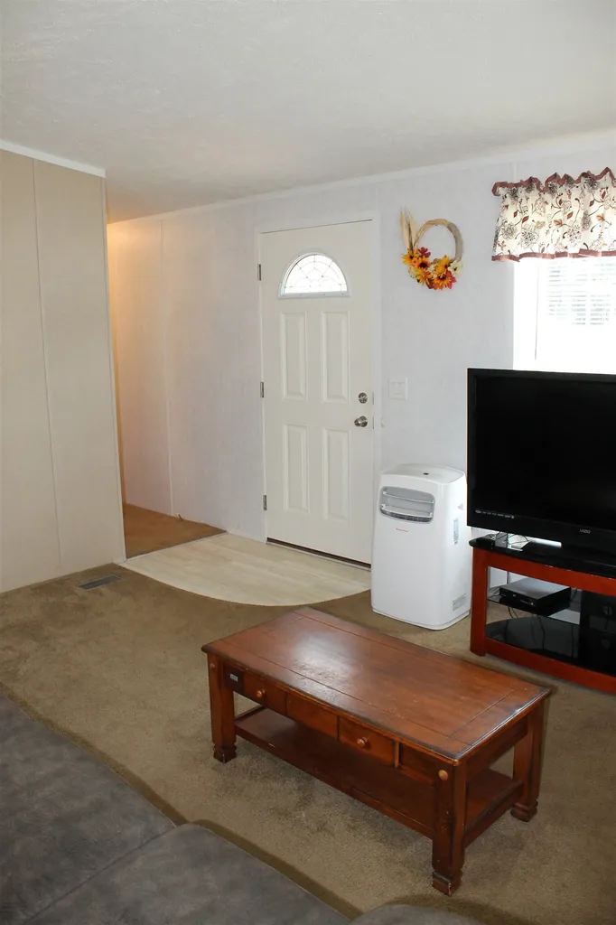 21 Embassy Avenue Hooksett NH 03106