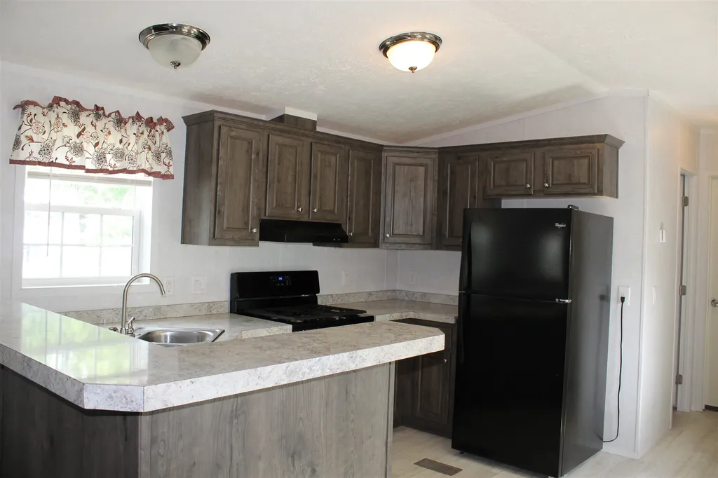21 Embassy Avenue Hooksett NH 03106