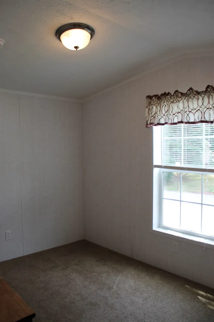 21 Embassy Avenue Hooksett NH 03106